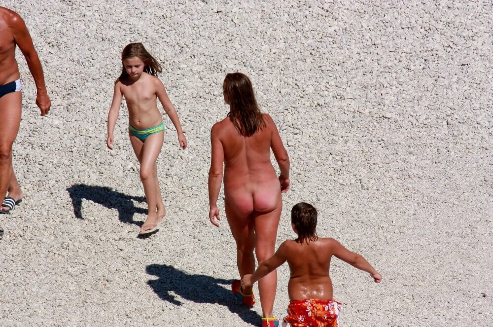 Naturism photo gallery # 8 - Freedom and naturalness are important to naturists