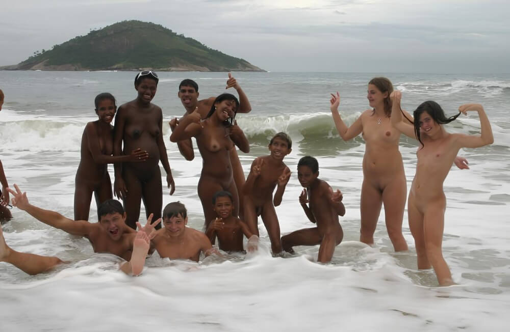 Photo nudism in Brazil - The practice of naturism helps build trust and honesty among people
