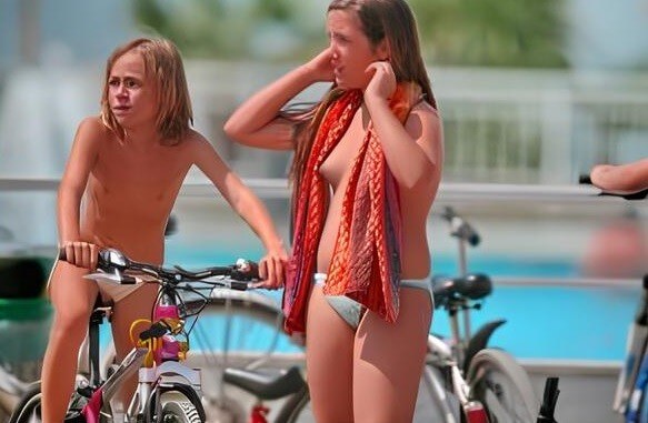 Water Locations Photo Set 3 - Current trends in the development of the naturist movement