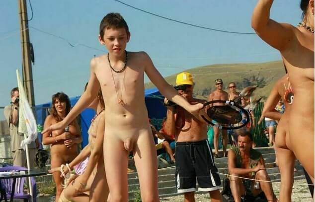 Nudists in Crimea photos - Nudism helps people overcome their insecurities