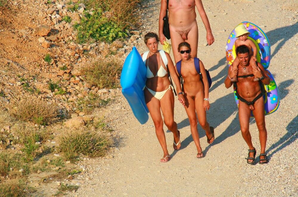 Ula FKK Beach Entry Hills pics - Nudism helps you get rid of insecurities and clothes
