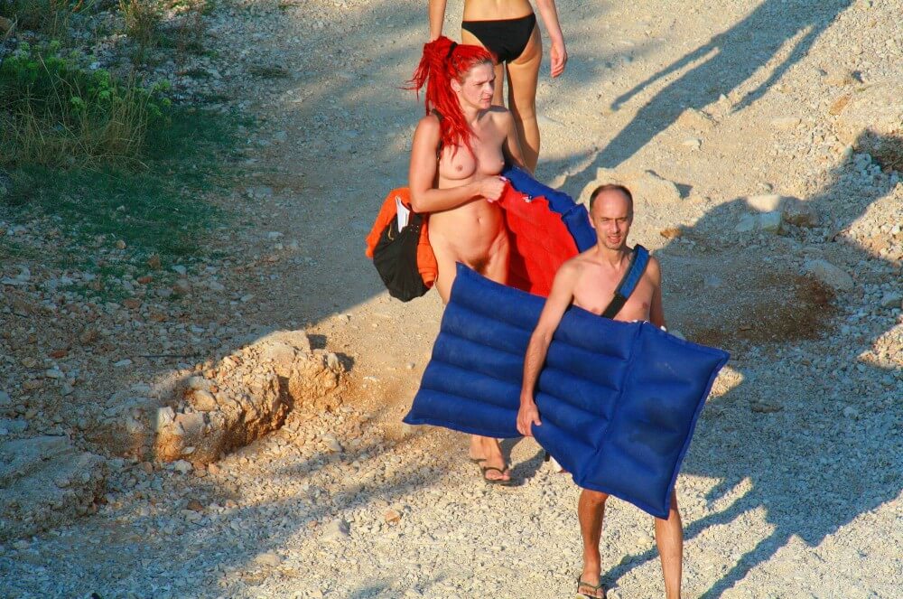 Ula FKK Red Hairstyle Girl pics - Health is strengthened through naturism