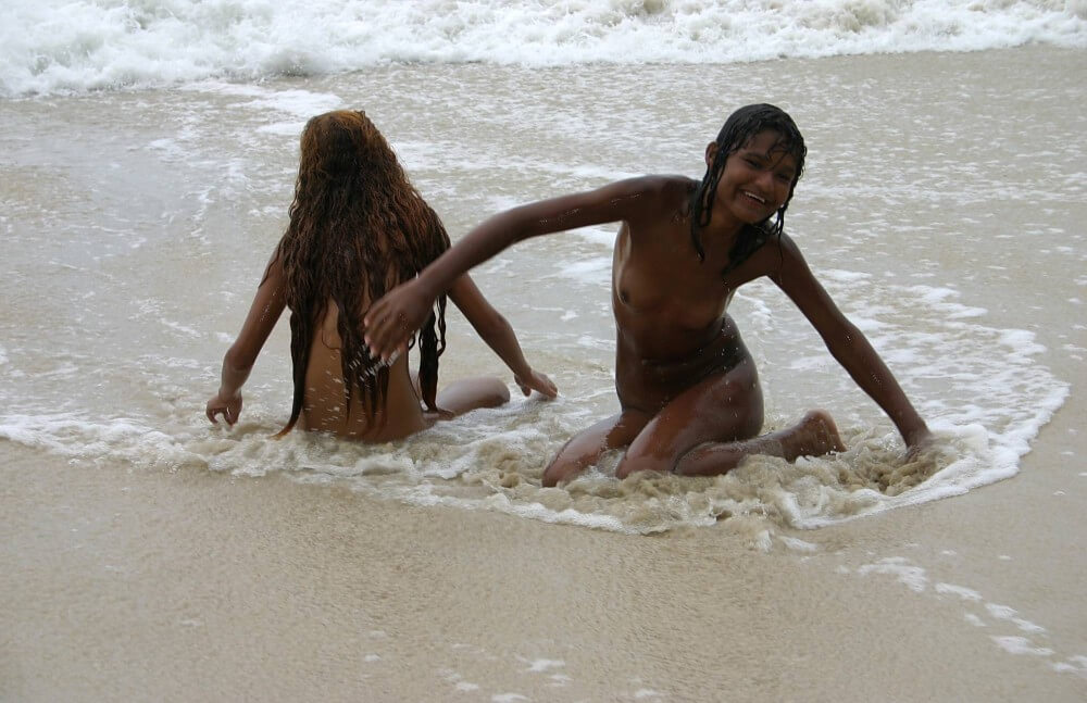 Brazilian Sand Playground pics - The cult of nudity has not been forgotten