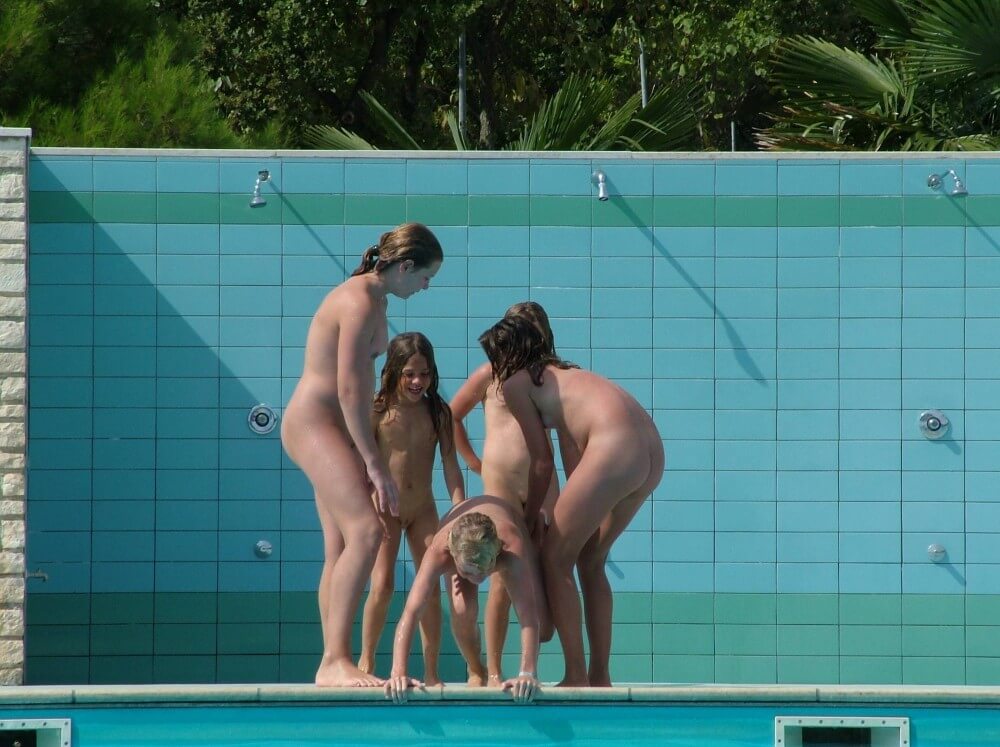 FKK Outdoor Children Pool pics - Naturism enthusiasts choose the natural world