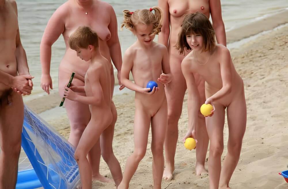 Lezero family games big gallery - Nudism helps to overcome shyness and insecurities