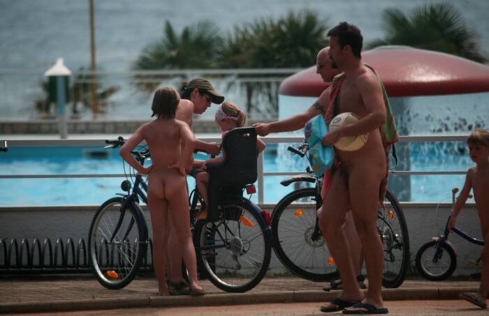 Freedom on two wheels: how cycling and hiking enrich the lives of nudists - Nudity is a natural part of life