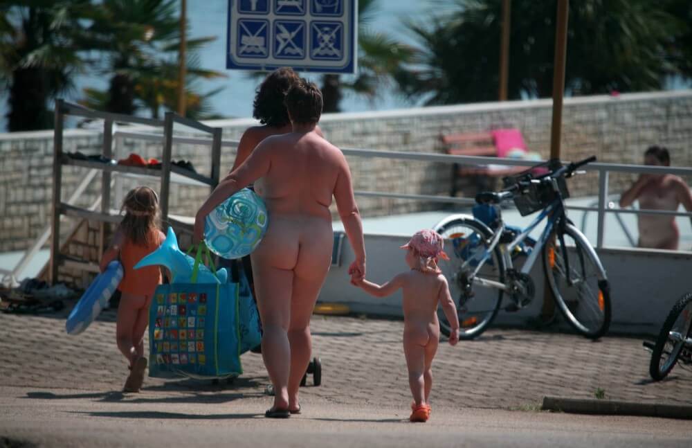 Pool Outskirt Nude Guests pics - The role of naturism in fostering a positive body image