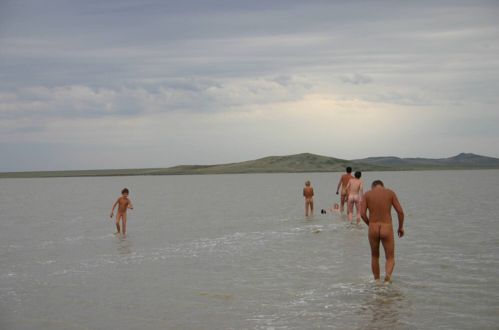 Black-Sea Body Mud Shots pics - Growing up on a nude beach