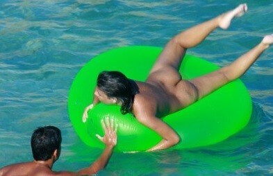 Hot Day Beach Walkers gallery - Undressing is permissible only within ones own community