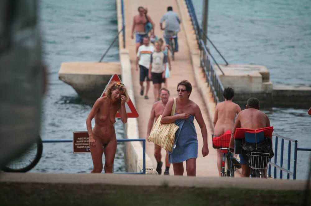 Crete FKK Bridge Crossing photos - Not being afraid of nudity is the path to inner freedom and harmony