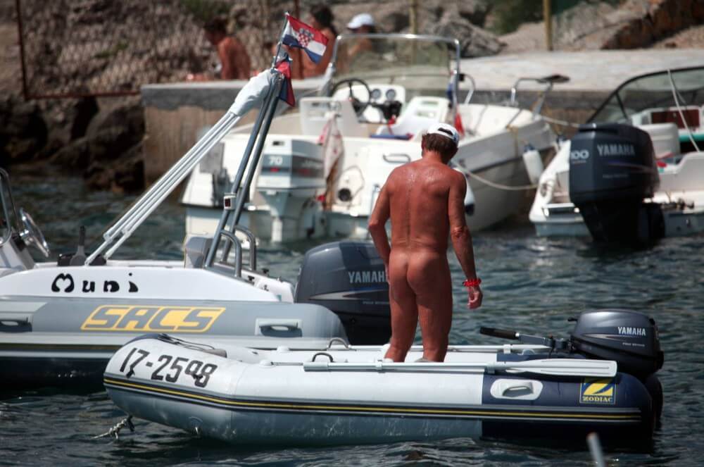 Boating and Floater Waters pics - Leaving the house in a state of complete nudity