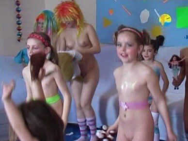 Naturism Freedom: Disco - Taking off ones clothes is a way to strengthen inner harmony