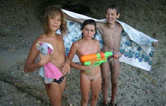 Naturism photo gallery # 33 - Naturism teaches you to accept yourself and others