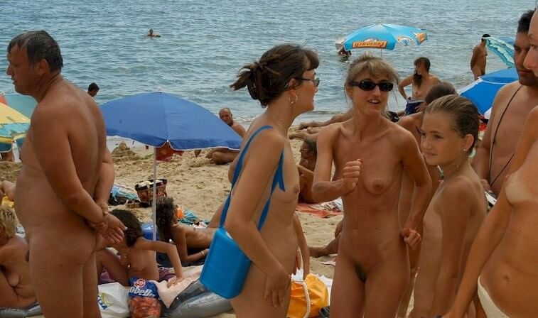Documentary video naturism 1999 - The Impact of Naturism on Physical and Psycho-Emotional Health