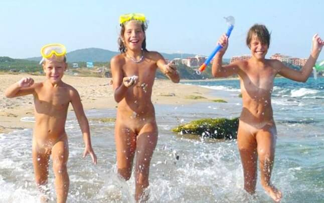 Naturism photo gallery # 27 - Nudism contributes to the strengthening of psychological health