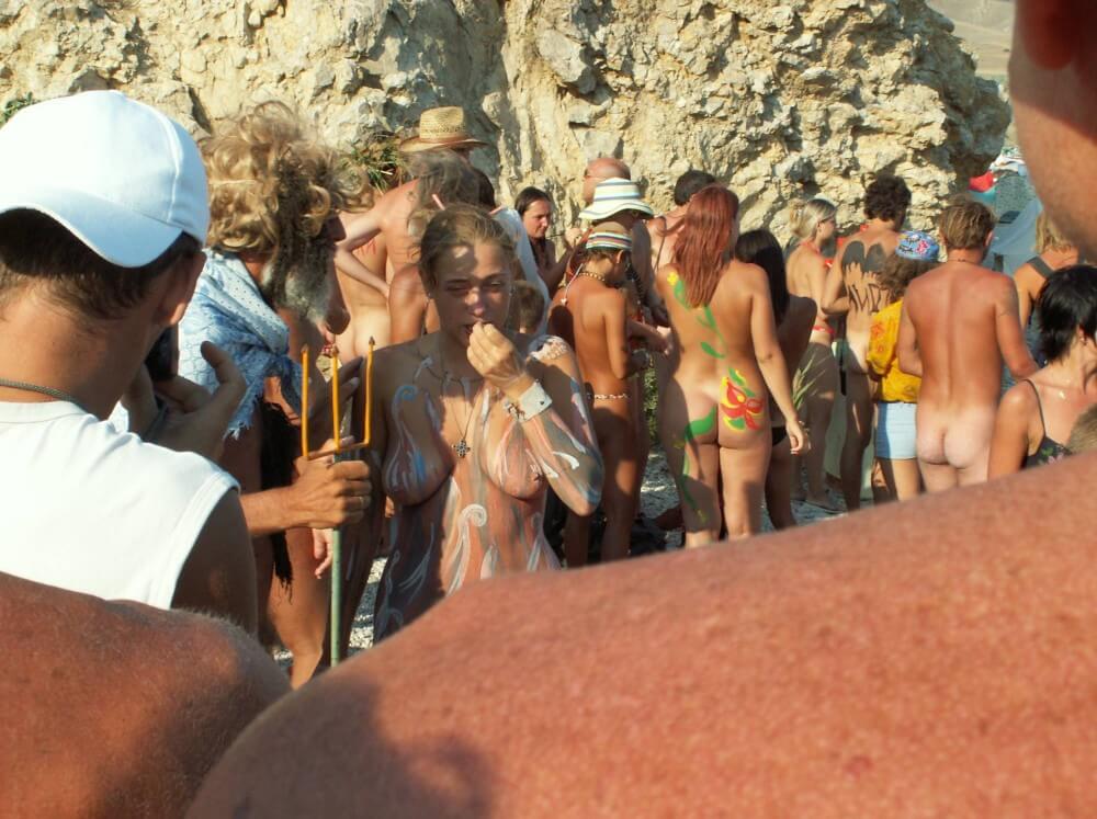 Neptune Day Side Views photos - The naked body as a reflection of inner beauty