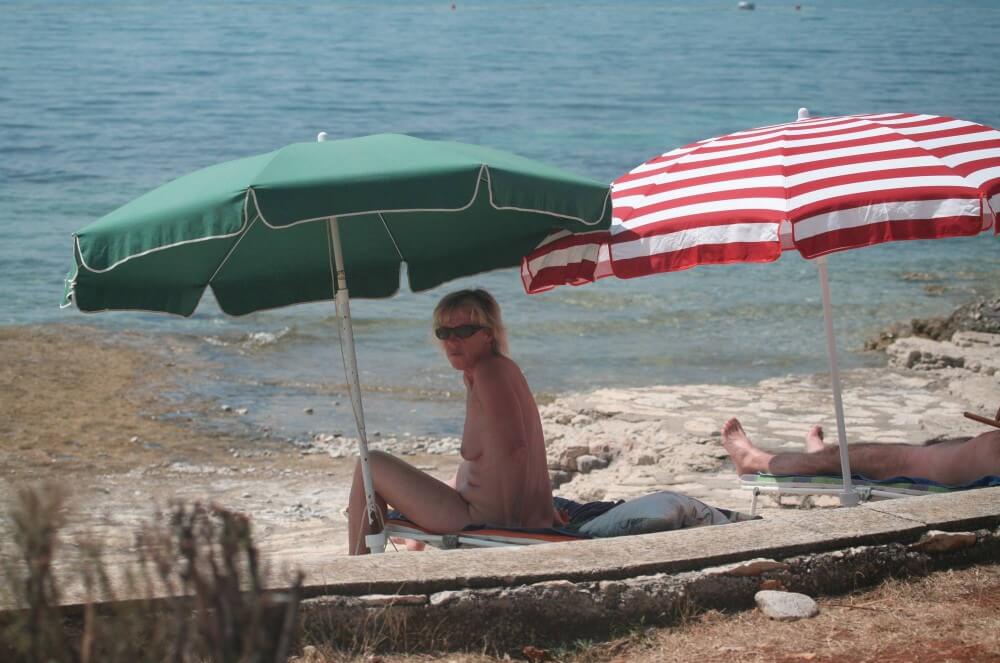 FKK Beachline Front pics - Naturism teaches respect for the beauty of the body and its natural forms