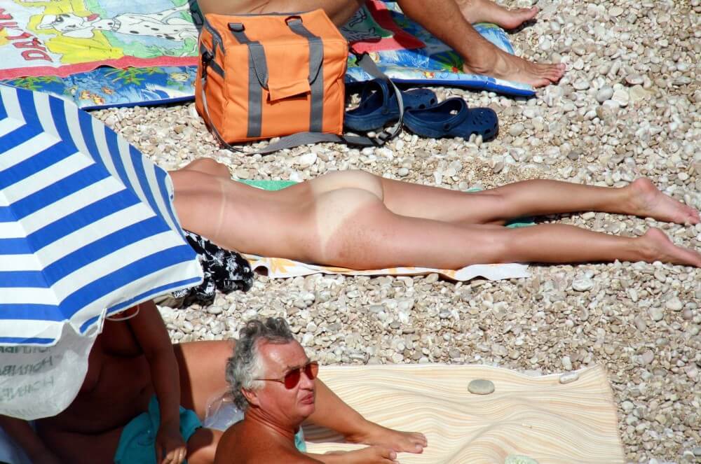 Naturists Beach Relaxation pics - Nudism and naturism help us break free from imposed stereotypes