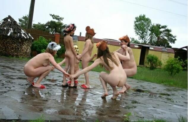 Naturism photo gallery # 23 - A nudist values simplicity in life and naturalness in expression