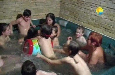 Naturist Freedom: The Horal Whirlpool - A life free of unnecessary worries is a hallmark of naturism