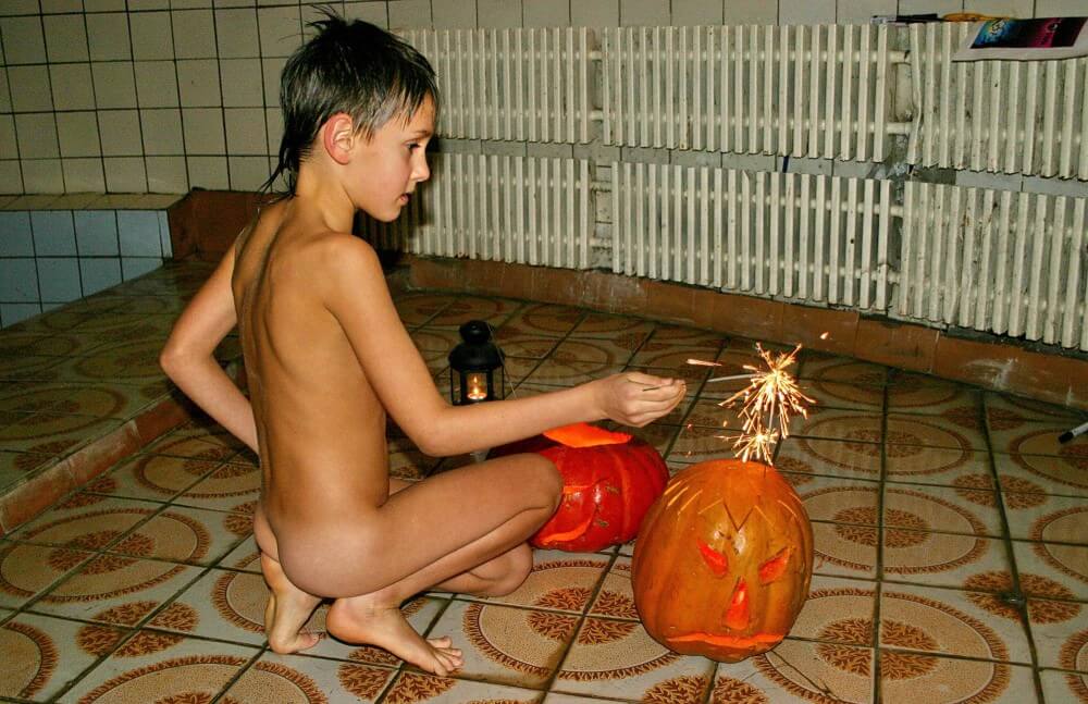 Naturism photo gallery # 20 - What is naturist tourism