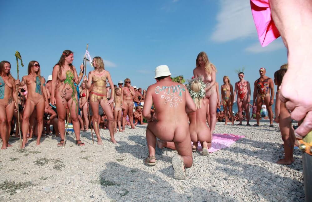 Naturist Boy Sun Warrior pics - The practice of nudism fosters trust and honesty