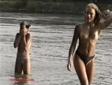 Naturistin: Dirty Girls - Naturism and society