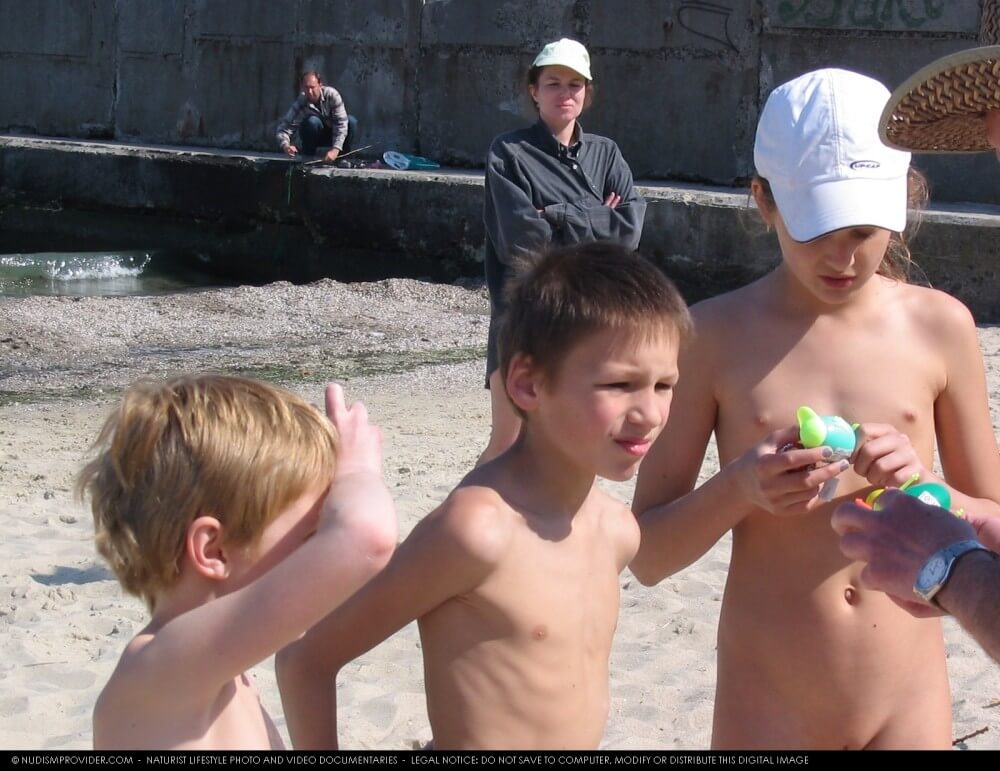 Premium Content # 28 - Nudism and naturism help overcome prejudices and fears related to physical appearance