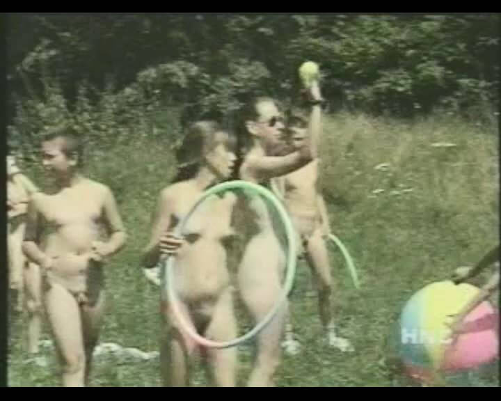 Helios Natura: Nudi Youth Weekend - A nude person strives for inner harmony and peace of mind