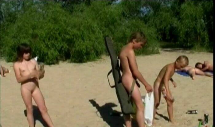 Enature video - Naked Shoot Out - Naturist practices help us understand that the body is part of nature and its beauty